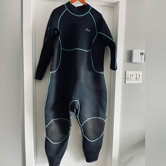 Hevto Plus Size Wetsuit - Picture 6 of 12